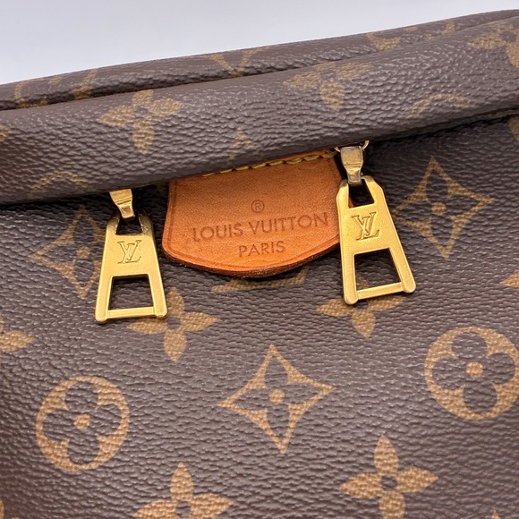 Louis Vuitton Bumbag - Picture 3 of 16